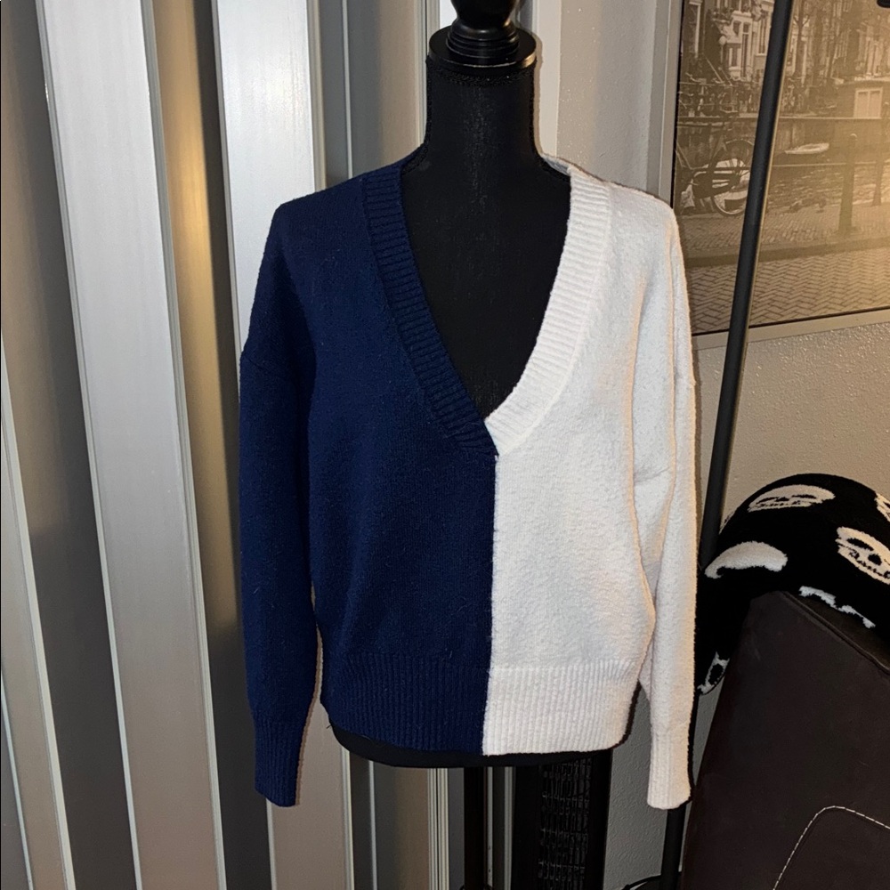 Sweet Romeo V-Neck Sweater - Navy and White